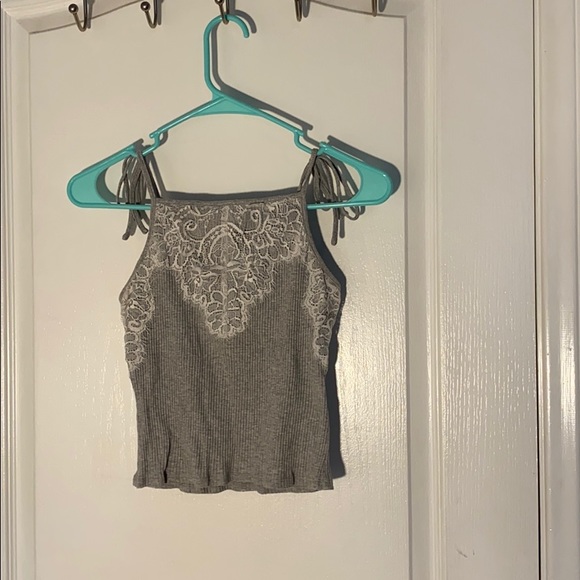 Tilly’s Gray Crop Top with White Lace - Picture 1 of 2